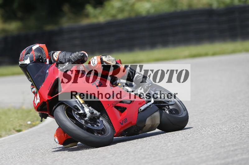 /27 12.06.2025 Ducati Schweiz Trackday Warmup  ADR/gelb-jeaune/14